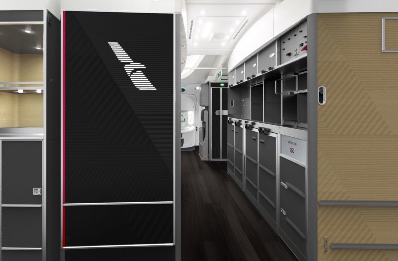 American Airlines Flagship Boeing 787 Door Entry
