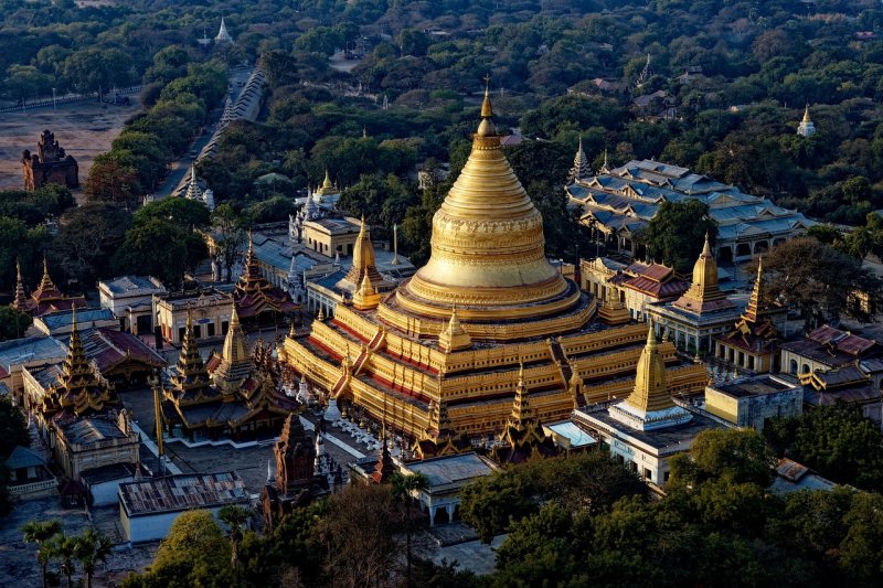 shwezigon pagoda