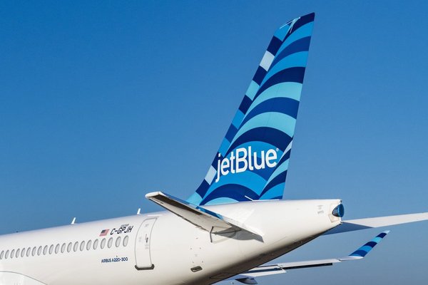 jetblue a220 05 1