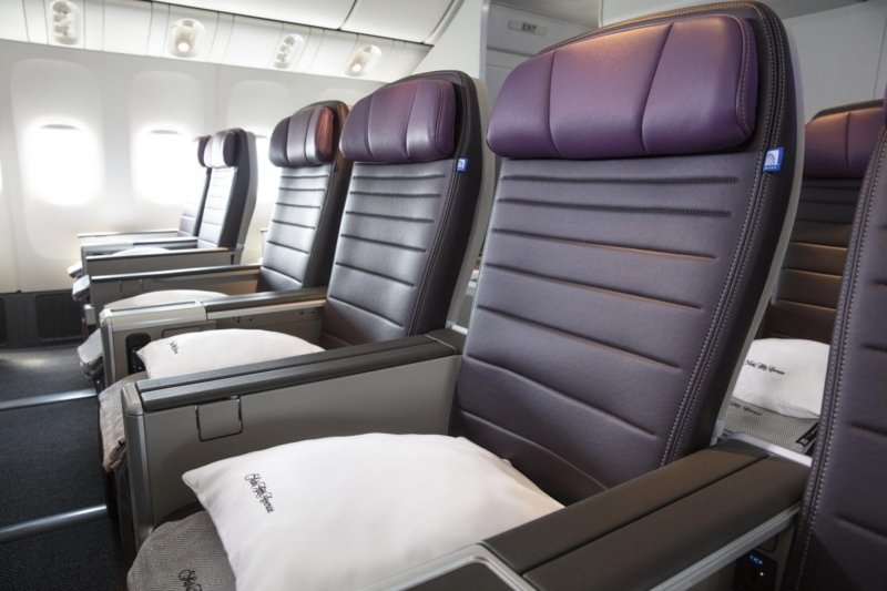 united polaris premium economy