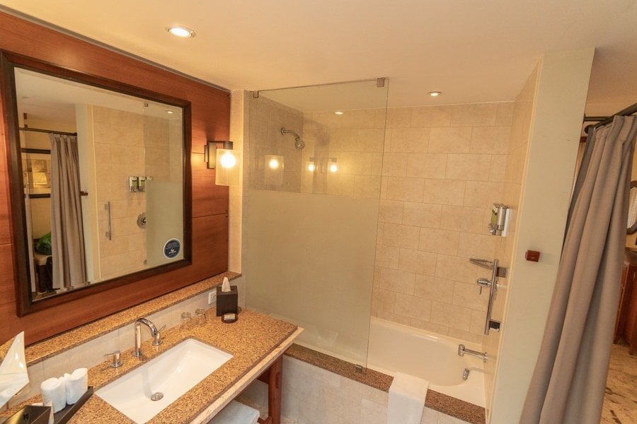 santa barbara curacao bathroom 1