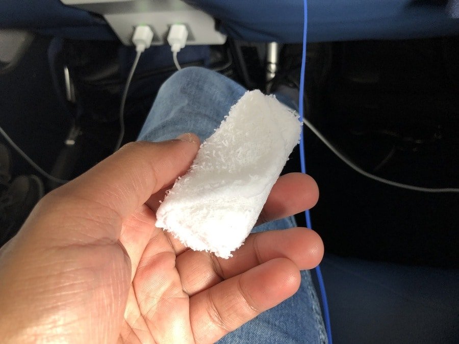 delta 757 aruba jfk warm towel 1