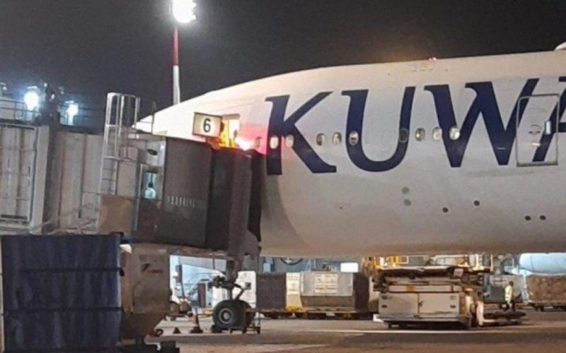 kuwait boeing 777 300 9K AOJ damage 01