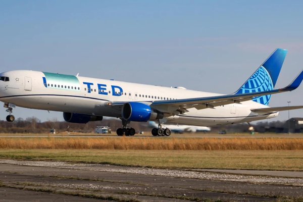united airlines boeing 767 300 N641UA repair