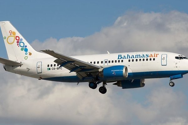 bahamasair boeing 737 500 1