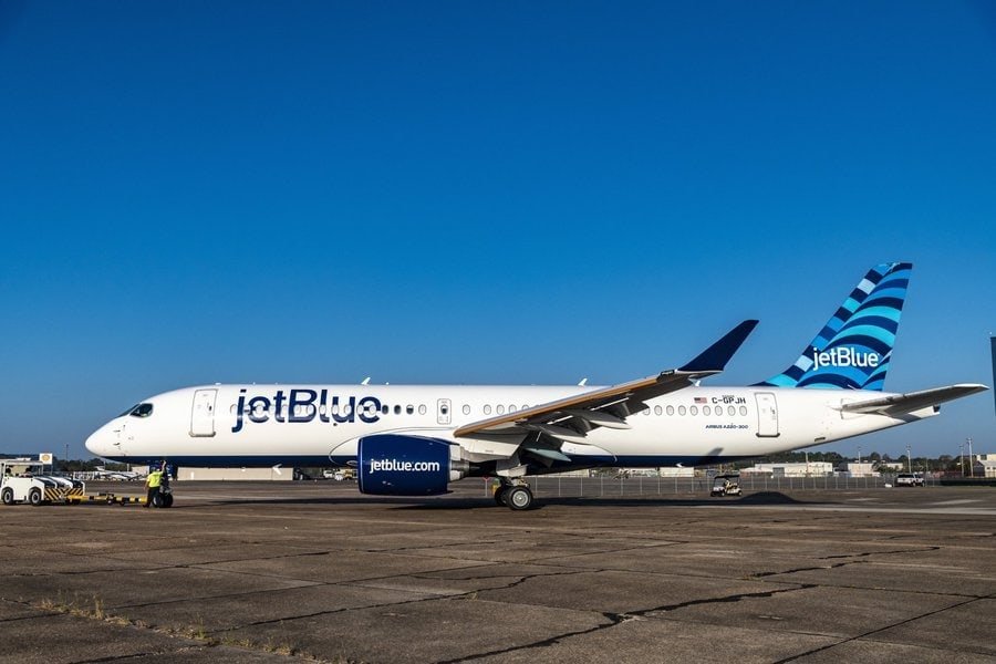 jetblue a220 06 1