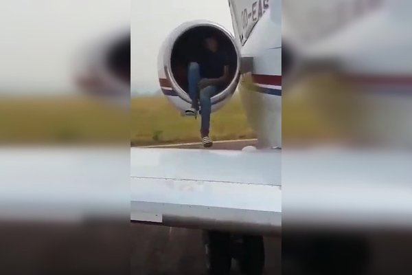 congo teen stowaway engine 1