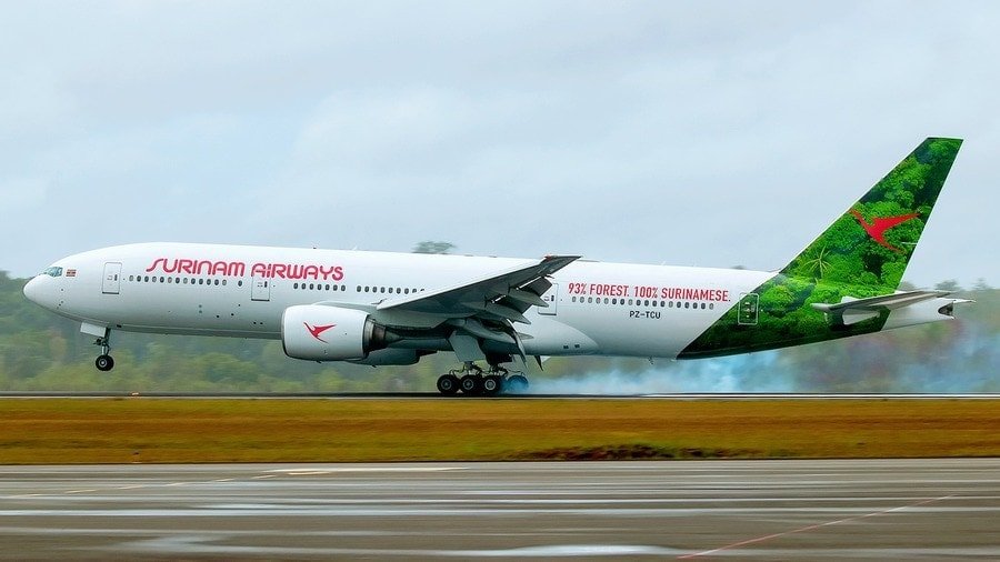 surinam airways 777 am 01 1