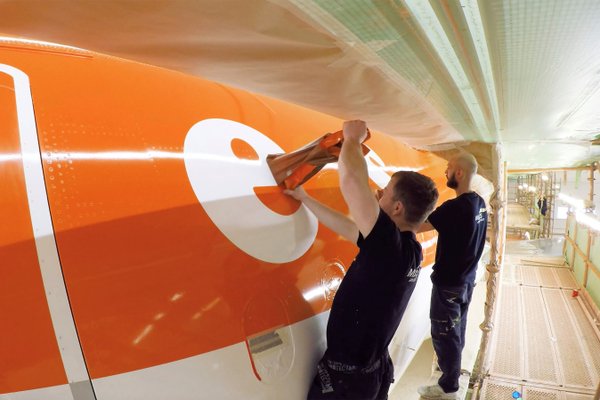 easyJet paint weight saving 01