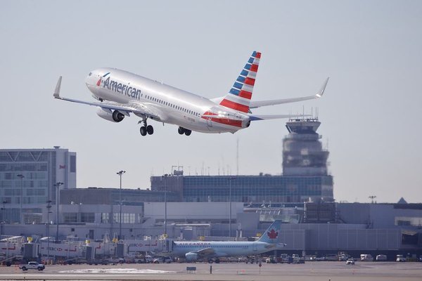 american 737 800 new livery 1