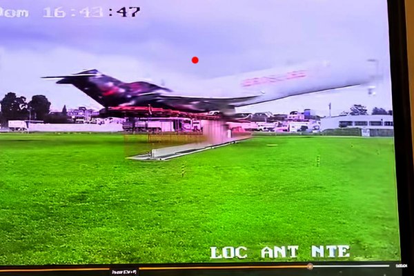 aerosucre 727 bogota incident 06