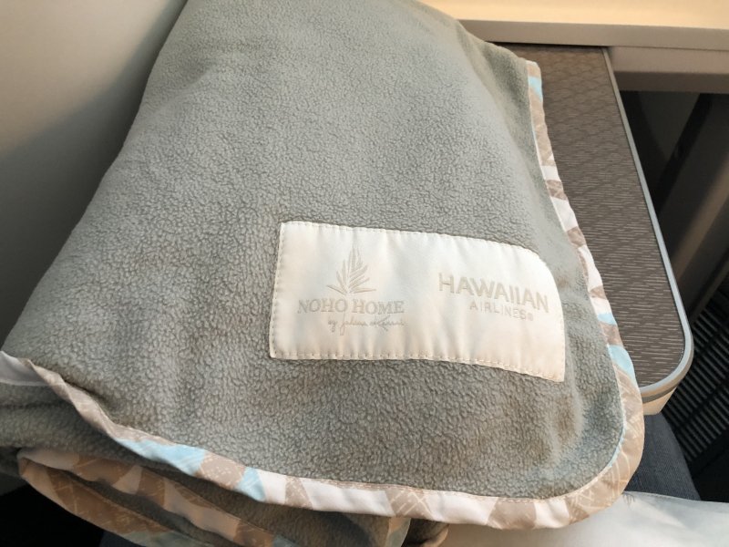 hawaiian airlines boeing 787 9 hnl sfo review 32