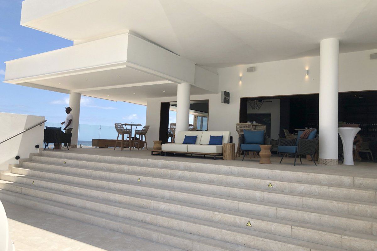 royalton vessence barbados 52