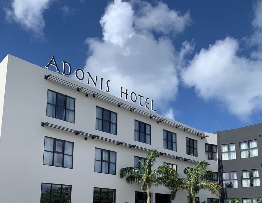 adonis sint maarten 1