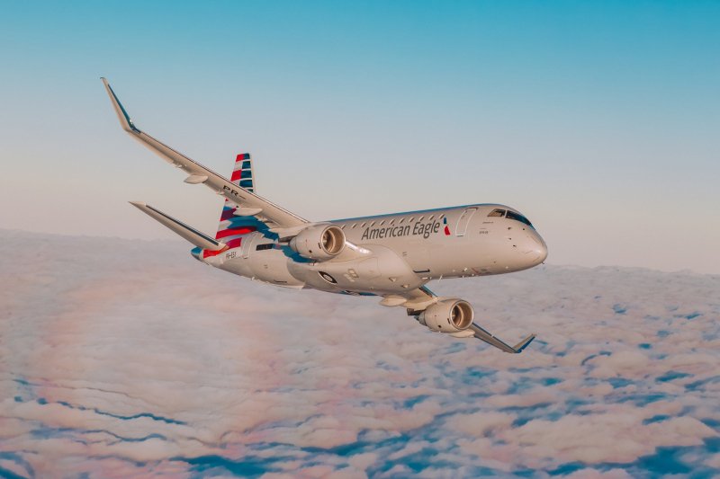 american airlines embraer e175 render