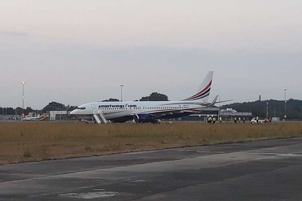 smartwings 737 excursion 02 1