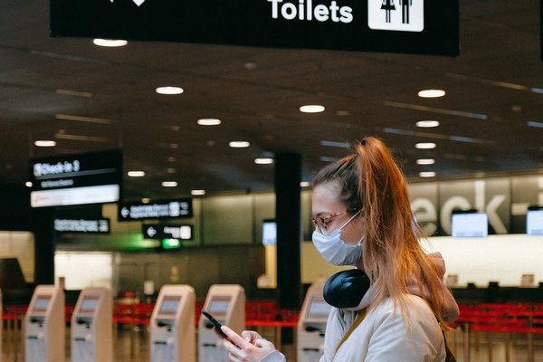 mask airport 1