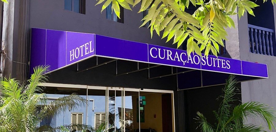 curacao suites hotel entrance 1