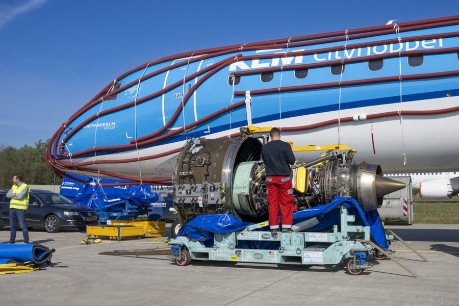 klm e195 e2 storage 01