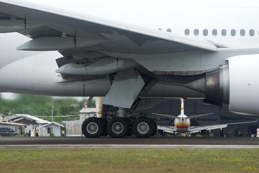surinam airways 777 eo 02 1