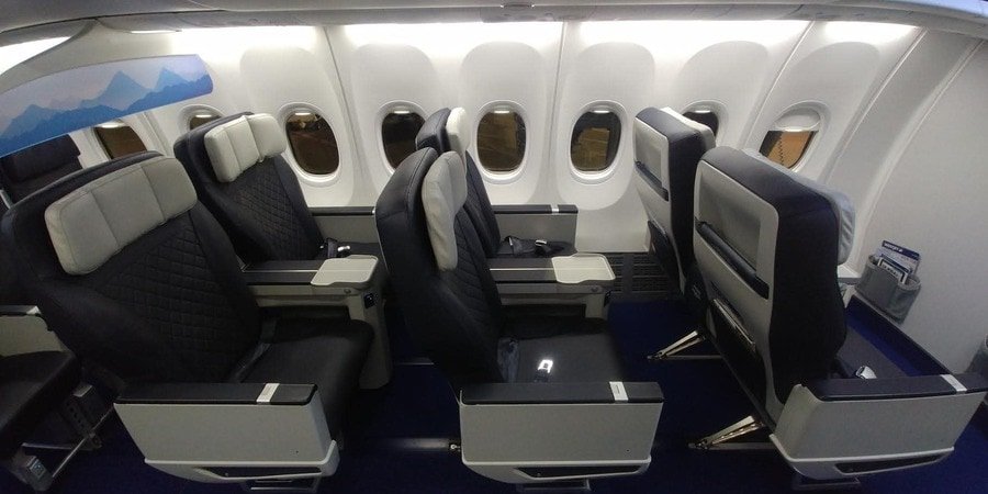 westjet max 8 business 06 1