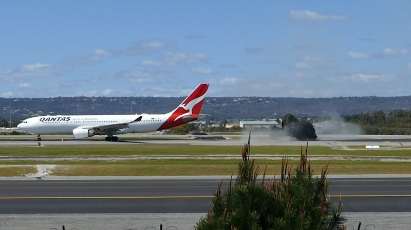 perth runway damage qantas