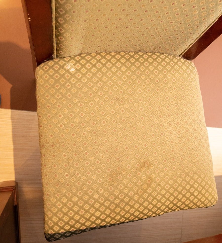 curacao suites hotel dirty chair 1