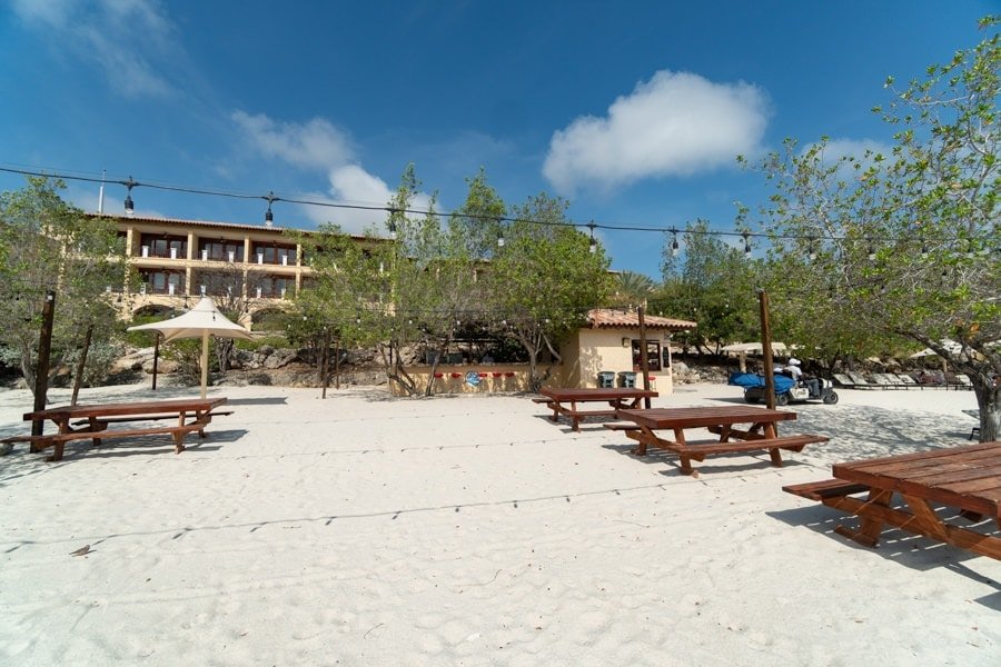 santa barbara curacao burgers beers 1