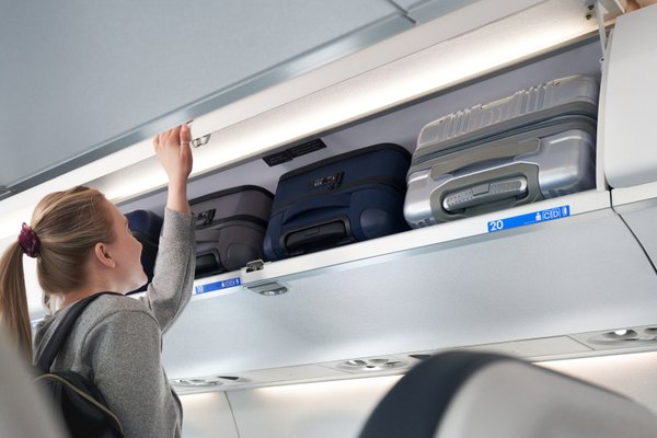 united airlines embraer e175 new overhead bins