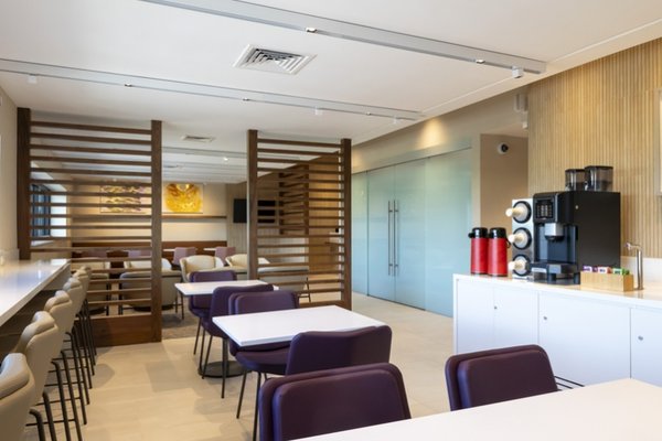 hawaiian airlines premier club south 01