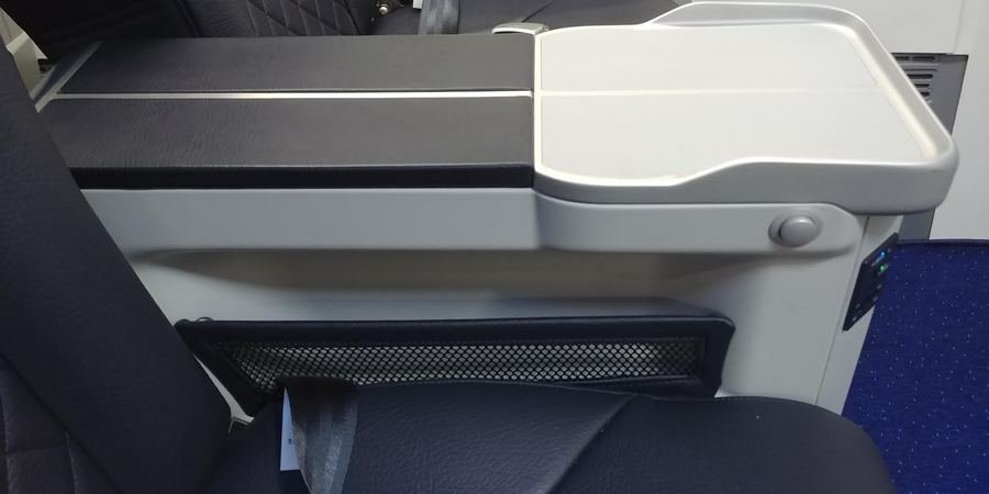 westjet max 8 business 04 1