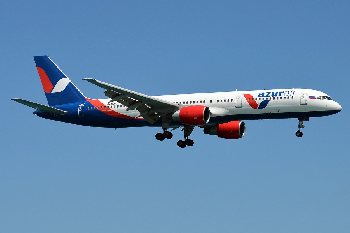 azur air boeing 757 200