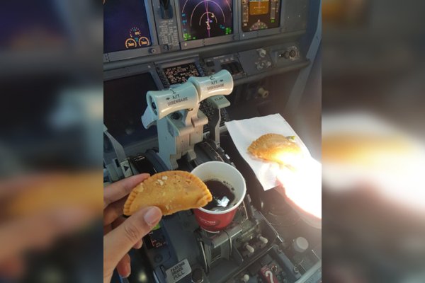 spicejet pilots tea flightdeck