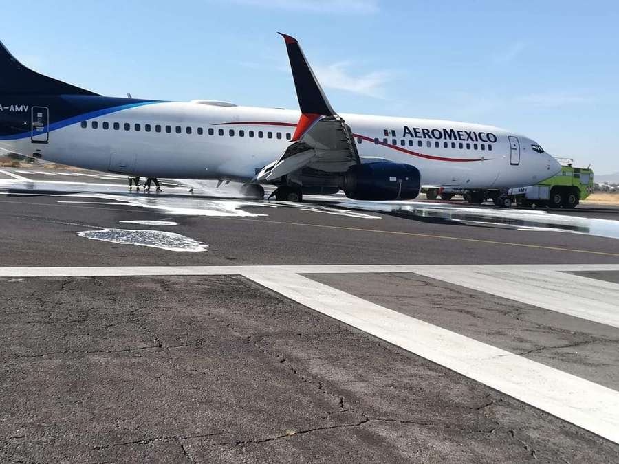 aeromexico XA AMV burst tire 03 1