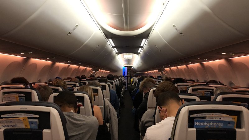 united 737 cabin