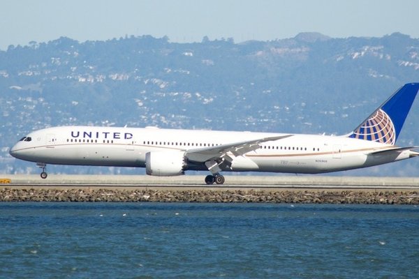 united 787 1