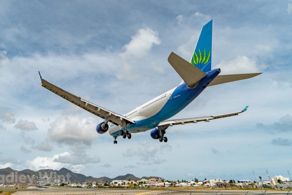 sint maarten spotting locations maho beach 03