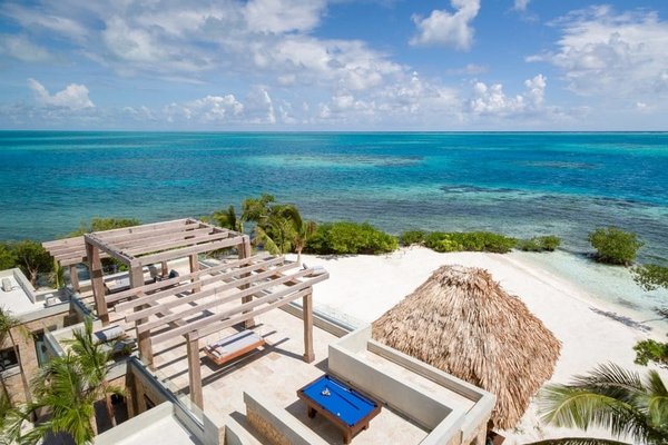 gladden caye scaled 1