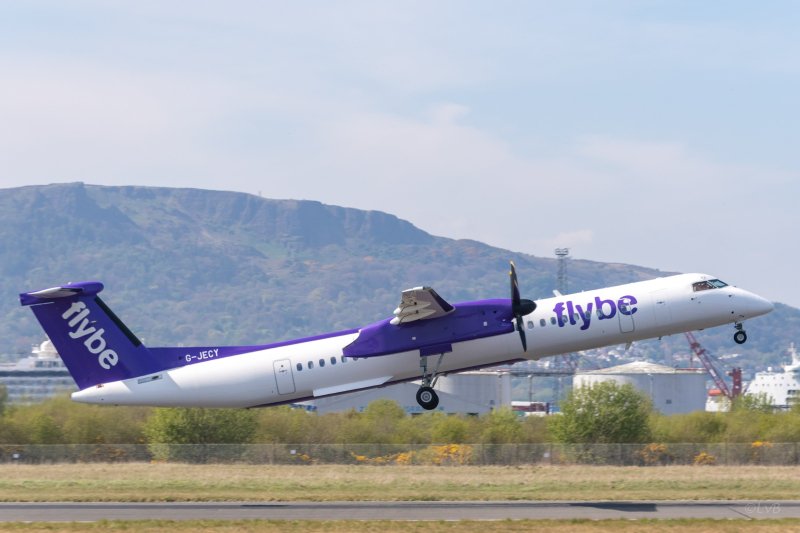 flybe dash 8 400 01