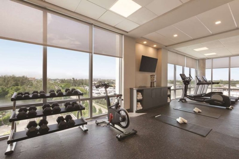 Radisson RED Miami Airport