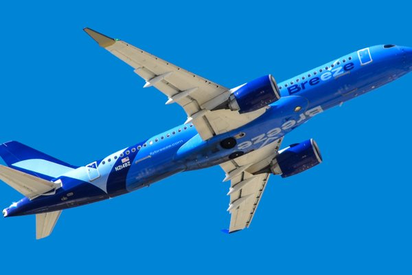 breeze airways airbus a220 300