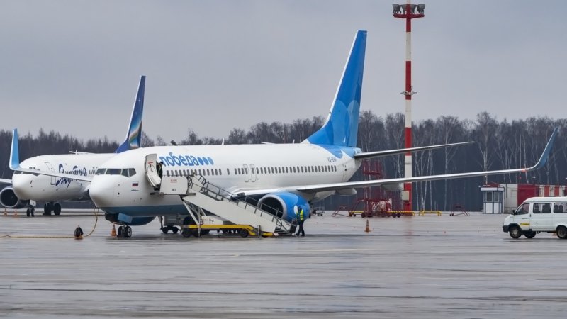 pobeda 737