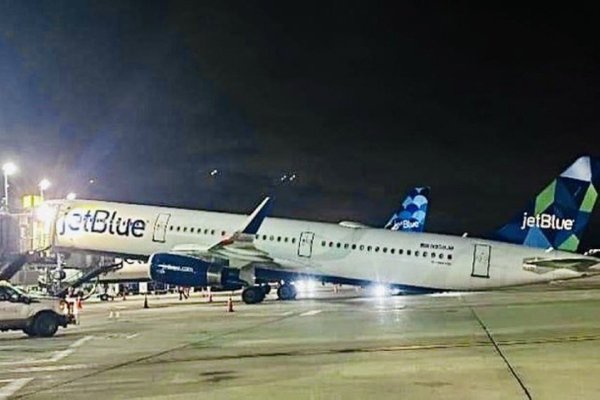 jetblue a321 n959jb tail tip