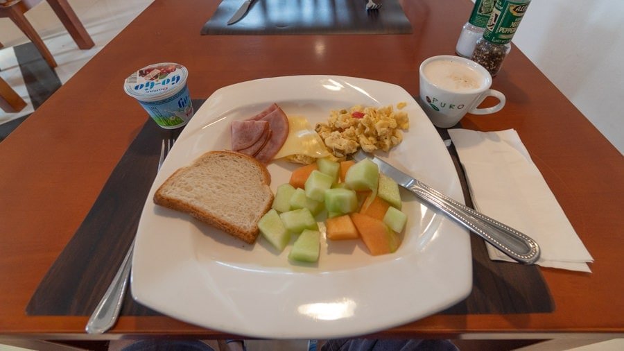 curacao suites hotel breakfast 1