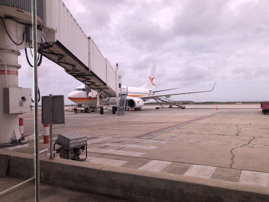 delta 757 aruba jfk apron 1
