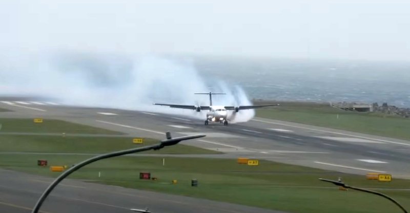 air new zealand atr 72 600 engine fire