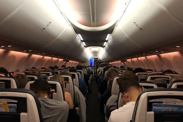 united 737 cabin