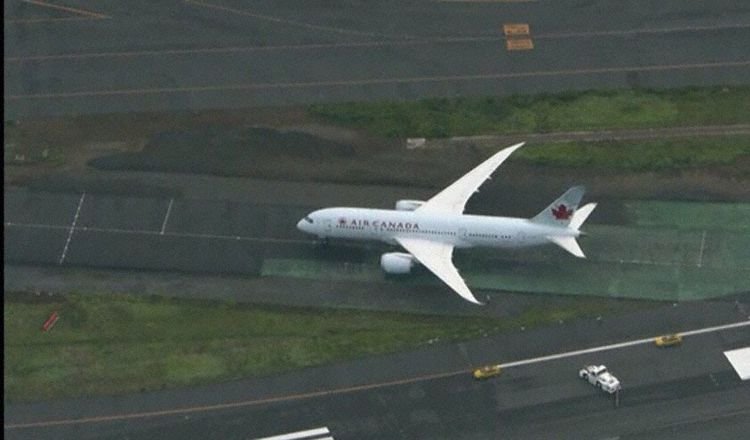 air canada 787 narita construction runway 1