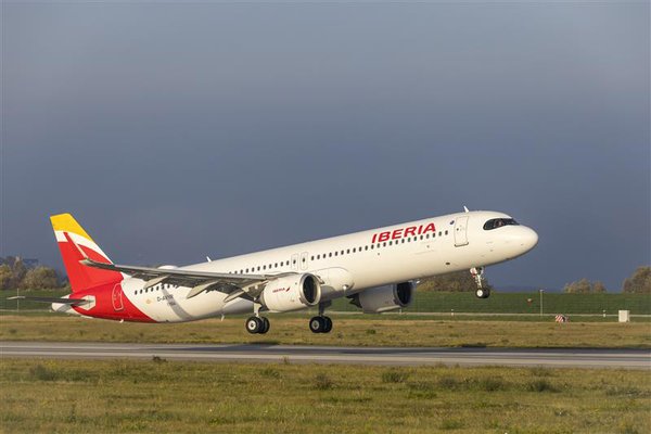 iberia airbus a321xlr exterior