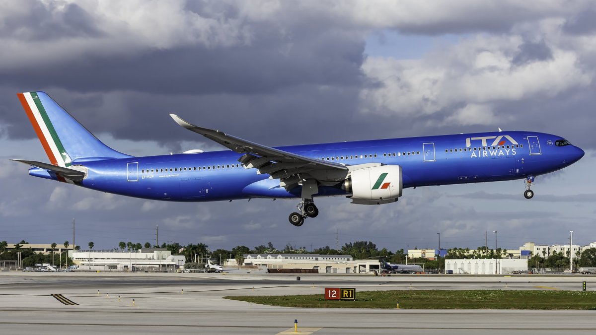 ita airways airbus a330 900